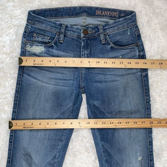 Blank NYC Wide Flare Leg Distressed Blue Jeans, size 26 - Picture 7 of 9